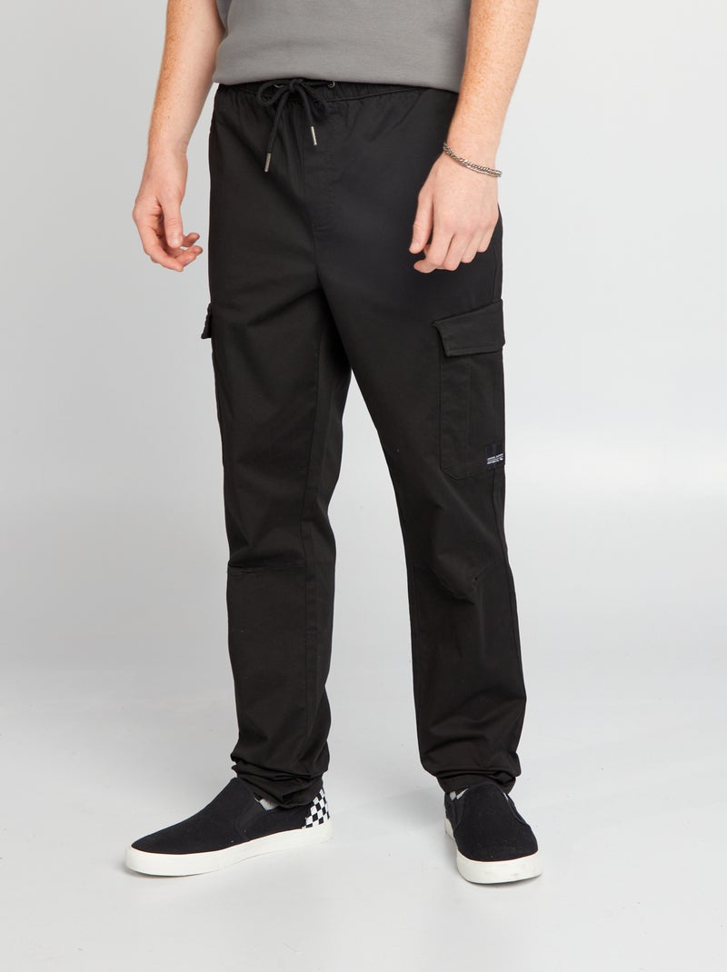 Jogpant avec poches à rabat Noir - Kiabi