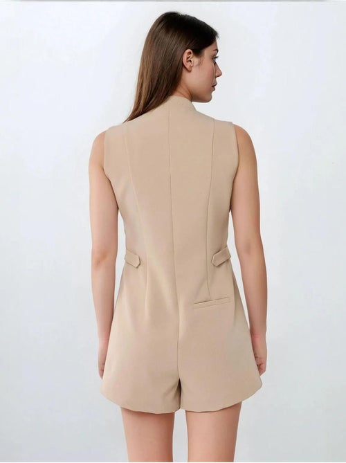 Jumpsuit met korte pijpen, ronde hals en knoopdetail - Kiabi