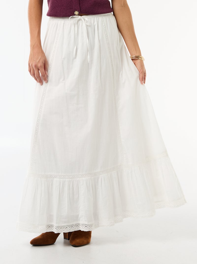 Jupe longue évasée avec macramé Blanc - Kiabi