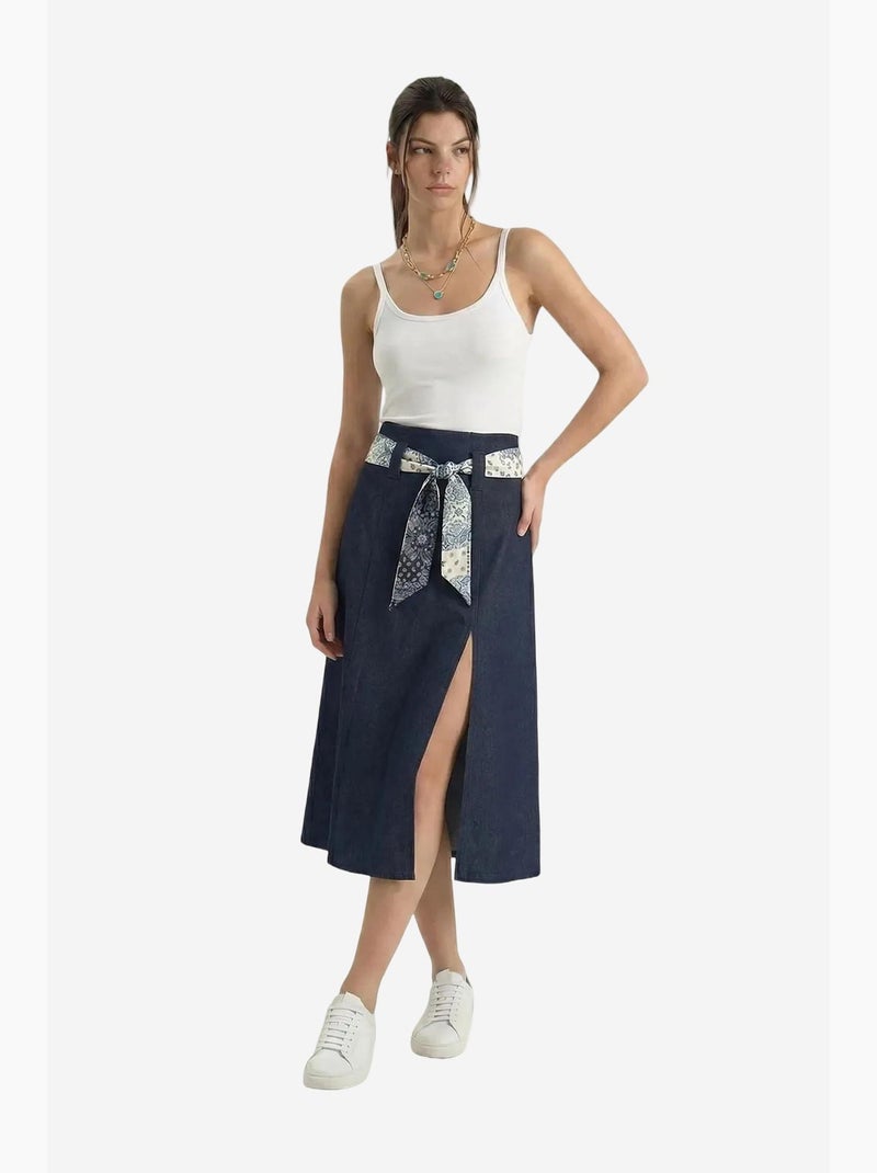 Jupe midi en satin taille haute avec fente lucci Bleu marine - Kiabi