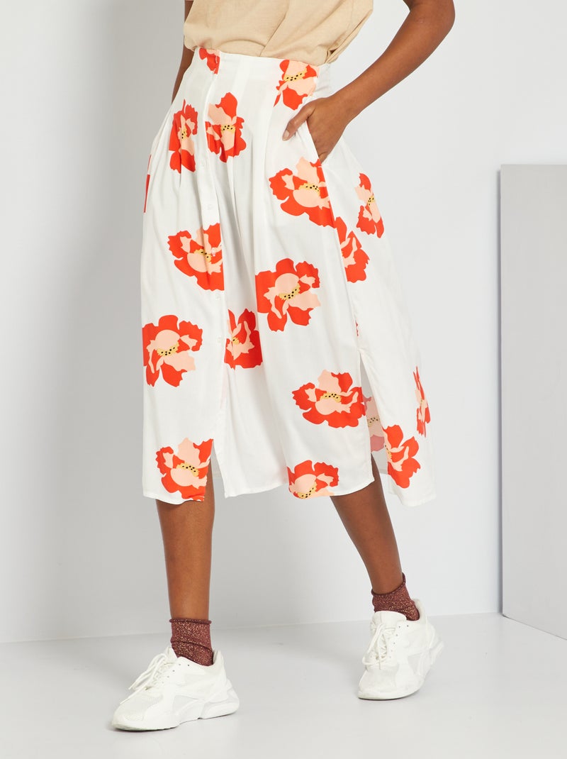 Jupe plissée imprimée blanc à fleurs rouges - Kiabi