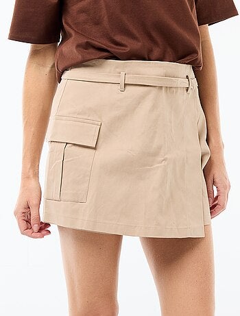 Jupe short courte avec ceinture