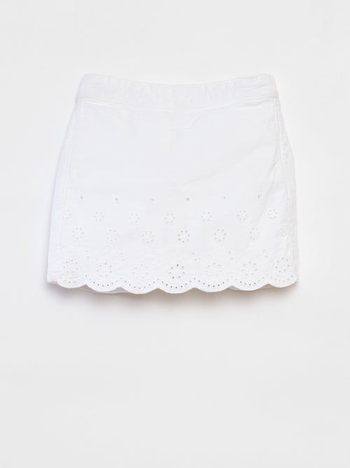 Jupe short en denim avec broderies anglaises - Kiabi