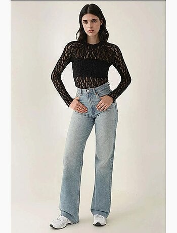 Kanten guipure slim fit blouse met ronde hals