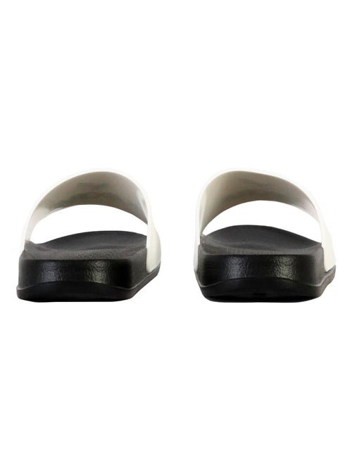 Kaporal baporal heren slippers wit/zwart - Kiabi Kaporal baporal heren slippers wit/zwart - Kiabi