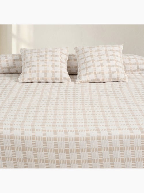 Katoenen bedsprei met reliëf ruitdessin en getextureerde stof. - Kiabi Katoenen bedsprei met reliëf ruitdessin en getextureerde stof. - Kiabi