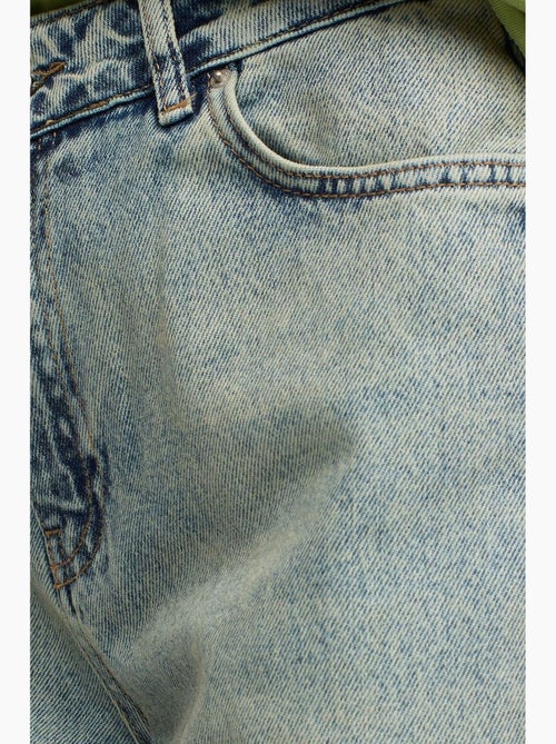 Katoenen jeans met lage taille en rechte pijp dilvin - Kiabi Katoenen jeans met lage taille en rechte pijp dilvin - Kiabi
