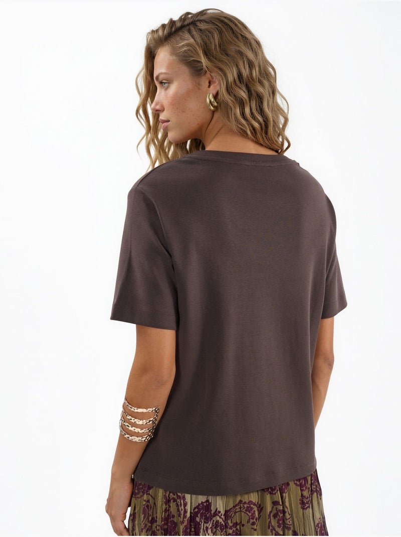 Katoenen t-shirt met v-hals, reguliere pasvorm en effen kleur busem Bruin - Kiabi