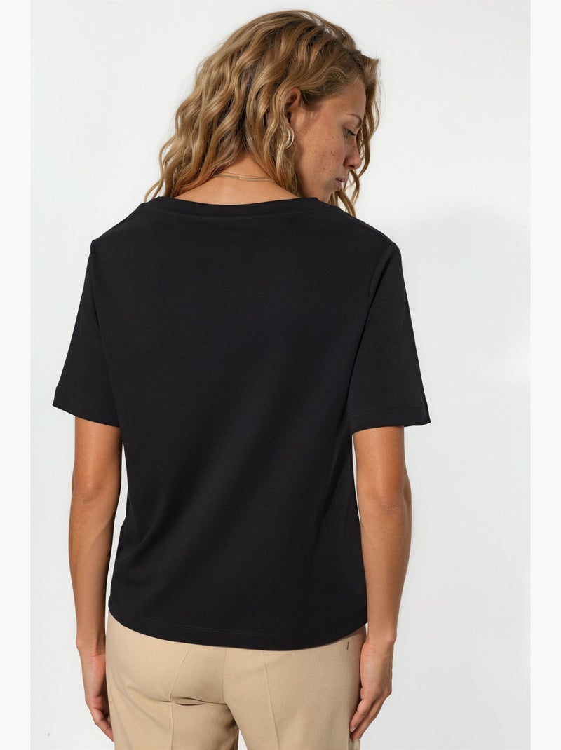 Katoenen t-shirt met v-hals, reguliere pasvorm en effen kleur busem Zwart - Kiabi