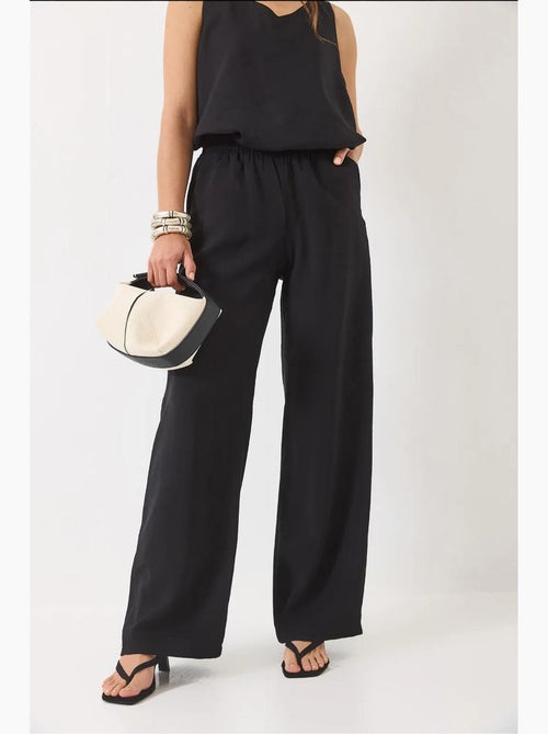 Katoenen tweedelige set met v-hals blouse en broek lucci - Kiabi Katoenen tweedelige set met v-hals blouse en broek lucci - Kiabi