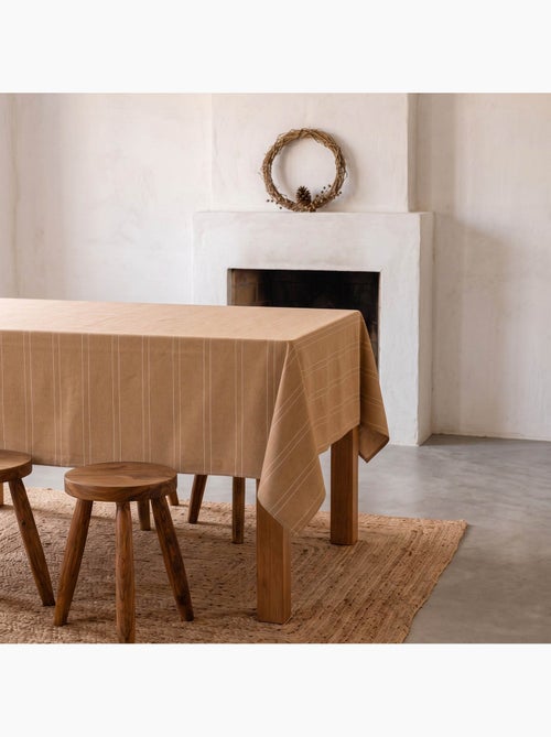 Kersttafelkleed met reliëfstrepen van lurex-garen - gamusi. - Kiabi Kersttafelkleed met reliëfstrepen van lurex-garen - gamusi. - Kiabi