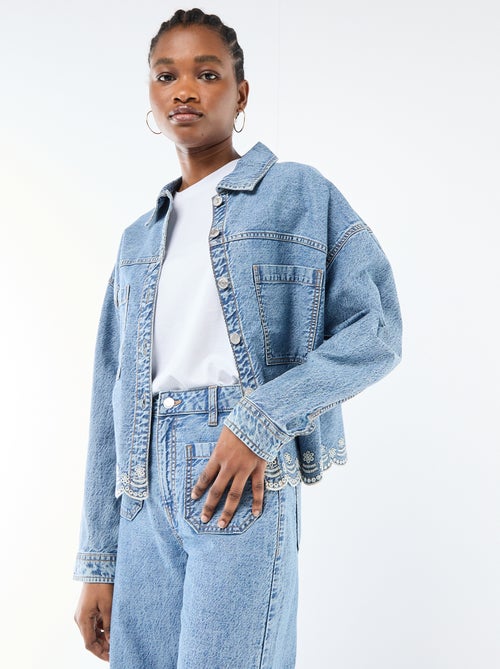 Knopen denimjas met effen katoenen borduursel - Kiabi Knopen denimjas met effen katoenen borduursel - Kiabi