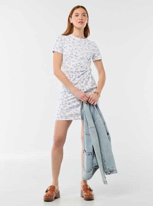 Kort T-shirtmodel met decoratieve knoop - Kiabi