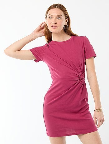 Kort T-shirtmodel met decoratieve knoop