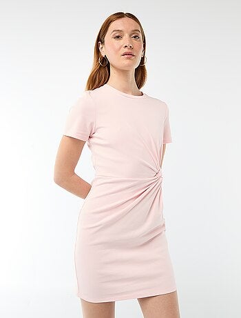Kort T-shirtmodel met decoratieve knoop