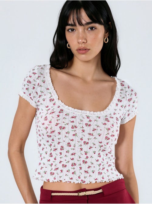 Korte blouse met u-hals met bloemen en ruches busem - Kiabi