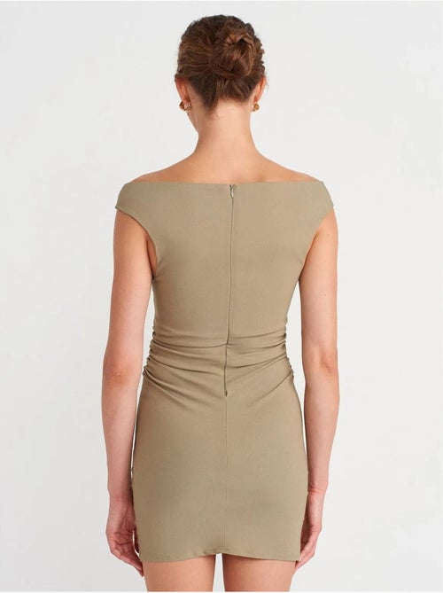 Korte bodycon bardot-jurk dilvin - Kiabi Korte bodycon bardot-jurk dilvin - Kiabi