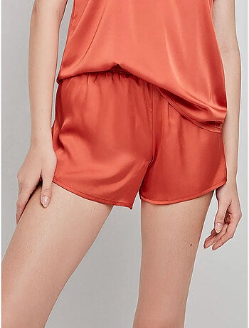 Korte broek van satijnstof en kant details