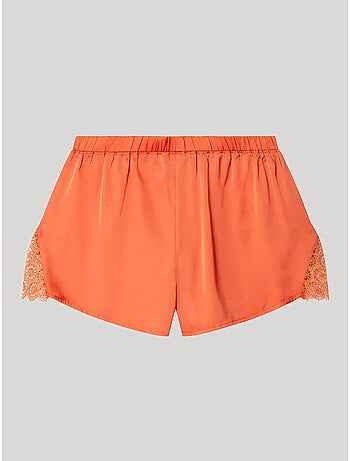 Korte broek van satijnstof en kant details