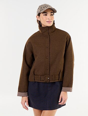Korte jas met wollook en geïntegreerde riem