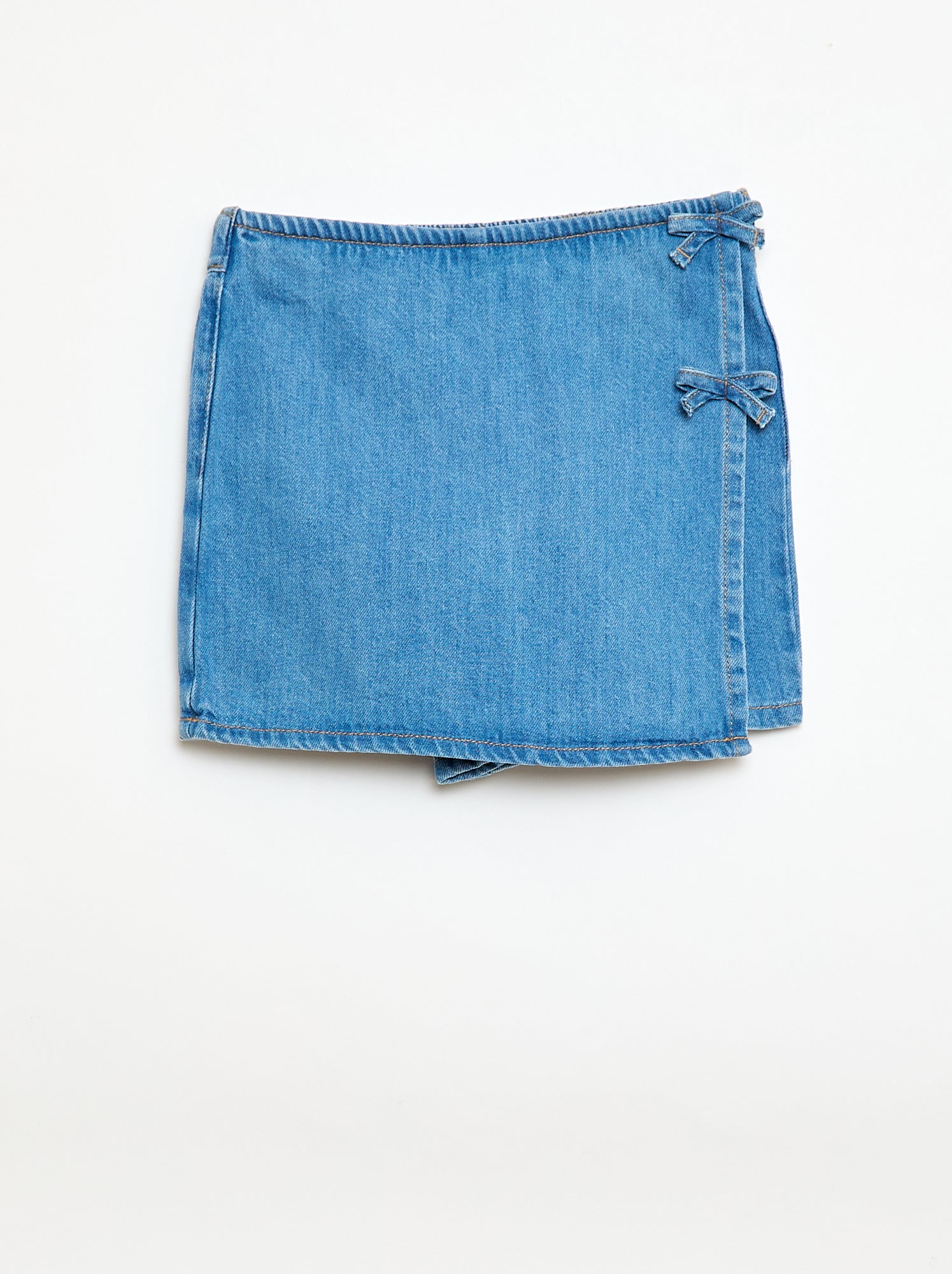 Korte jeans rok-short met knopen