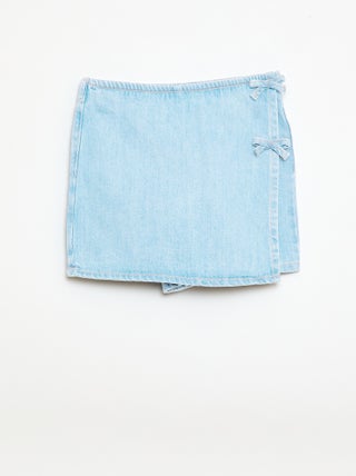 Korte jeans rok-short met knopen