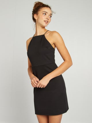 Korte jurk in haltermodel