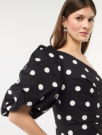 Korte jurk met asymmetrische hals