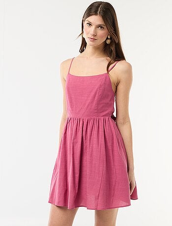 Korte jurk met fijne schouderbandjes