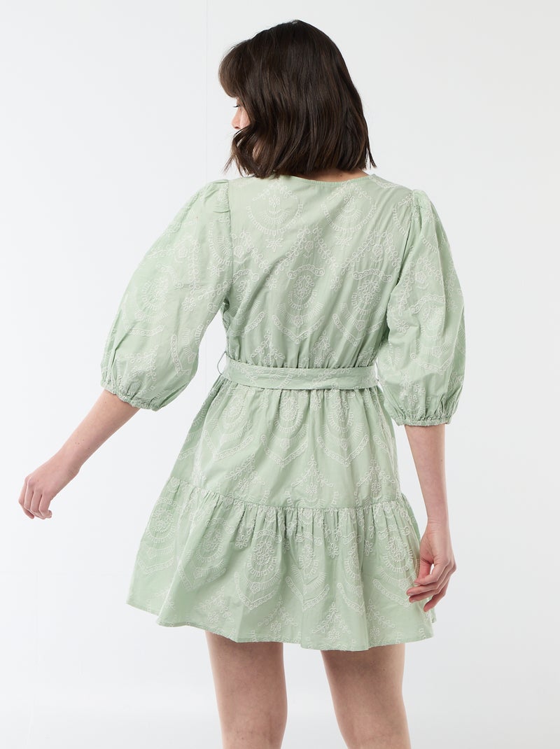 Korte jurk met lagen en broderie anglaise Groen - Kiabi