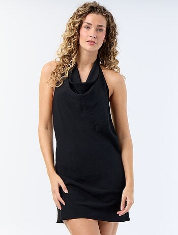 Korte jurk met watervalhals en halsband
