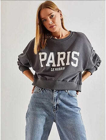 Korte katoenen sweater met ronde hals en tekstprint op de voorkant. Lucci