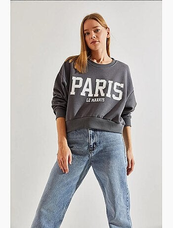 Korte katoenen sweater met ronde hals en tekstprint op de voorkant. Lucci