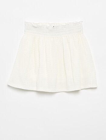 Korte rok in skatermodel met geïntegreerde short