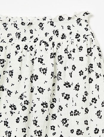 Korte rok in skatermodel met geïntegreerde short