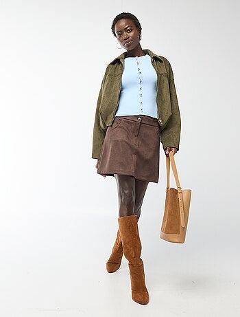 Korte rok van suedine