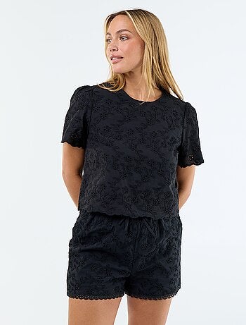 Korte short met Engels borduurwerk van effen katoen