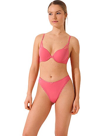Laag uitgesneden braziliaans sunset