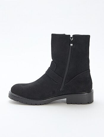 Laarsjes van suedine met gesp