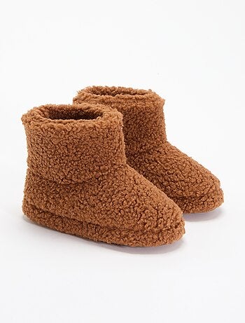 Laarsjespantoffels met schapenvachteffect