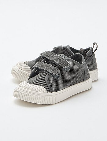 Lage canvas sneakers met klittenband