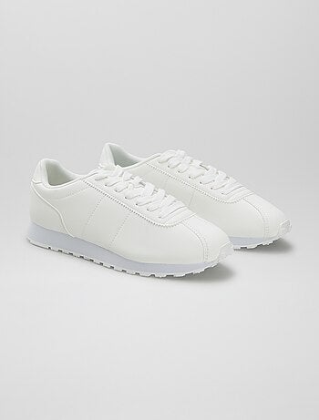 Lage sneakers in retrostijl