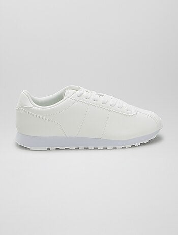 Lage sneakers in retrostijl