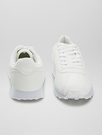 Lage sneakers in retrostijl