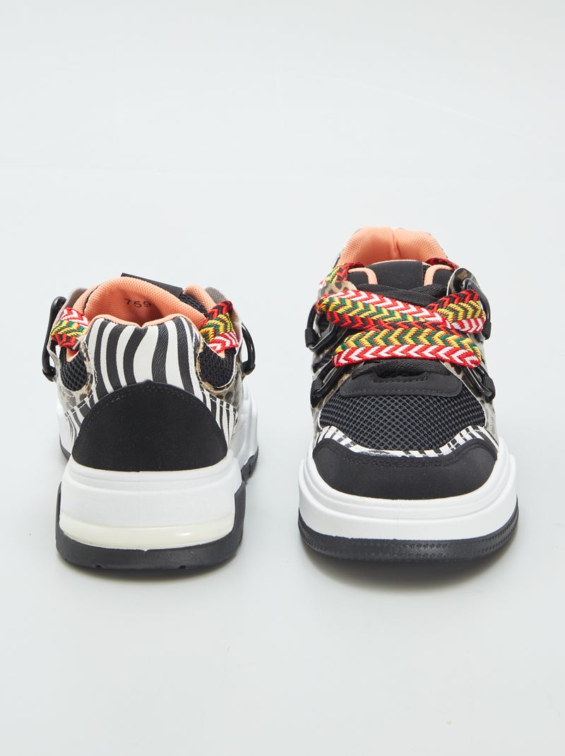 Lage sneakers met dikke zolen en fantasieveters ZWART - Kiabi