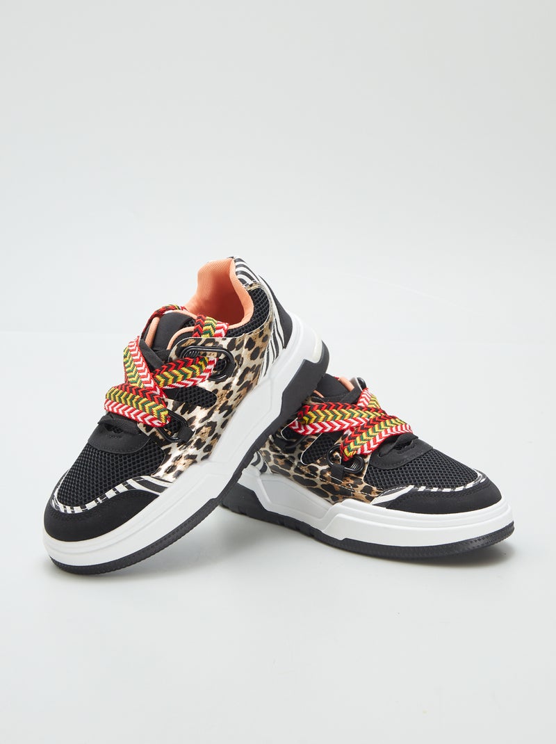 Lage sneakers met dikke zolen en fantasieveters ZWART - Kiabi