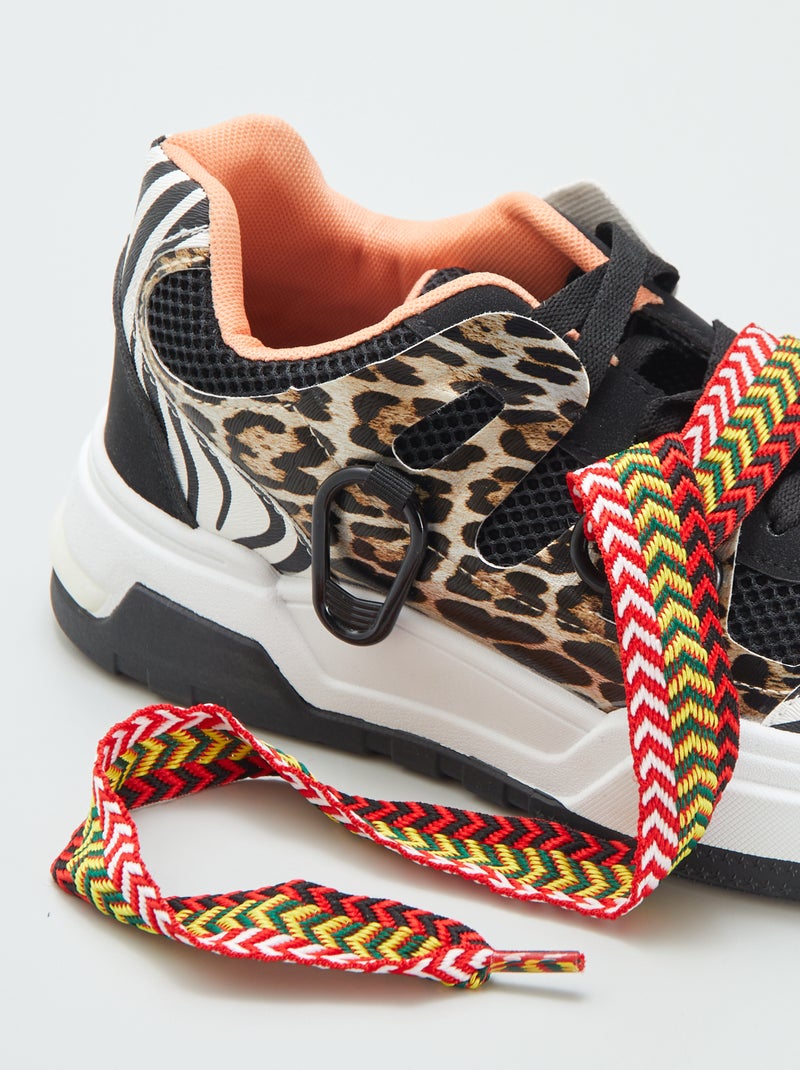 Lage sneakers met dikke zolen en fantasieveters ZWART - Kiabi