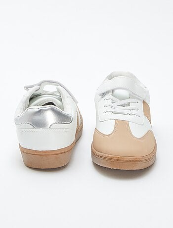 Lage sneakers met elastische veters + klittenband