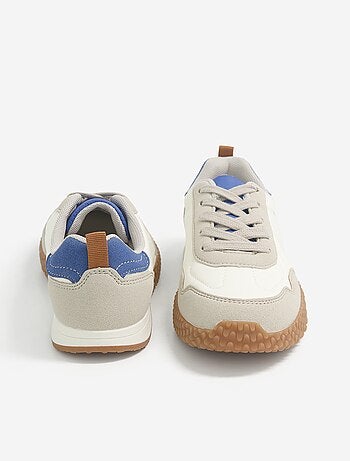 Lage sneakers met veters