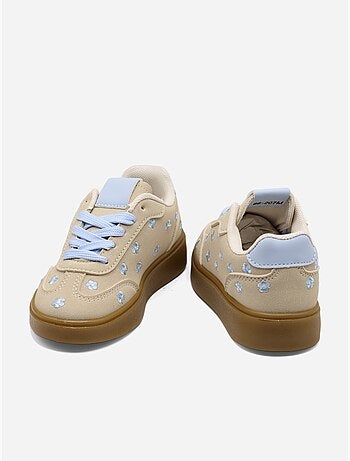 Lage sneakers met veters